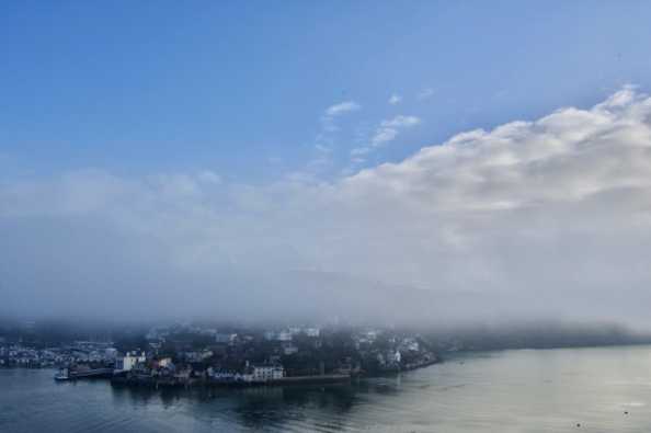 06 February 2021 - 09-20-12
Quite a few different shades of white in this pic. The mist that had earlier completely obliterated Kingswear started to lift and separate
-----------------------
Kingswear in the mist.